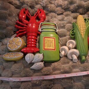 Vintage Homeco 2 Piece Kitchen Wall Hanging Décor Vegetables And Lobster LQQK!